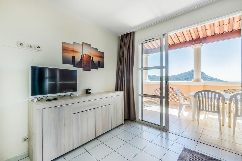 Residence Le Hameau Cap Esterel - Maeva Home Сен-Рафаэль Экстерьер фото